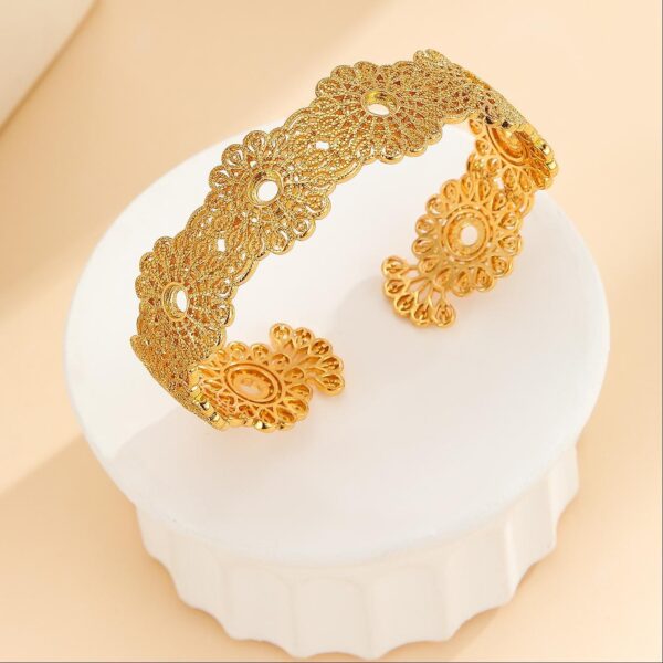 1pcs Luxury Style Gold Bracelet Hollowed Out Lace Flower Design Wedding Gold Jewelry - Image 5